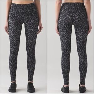 Lululemon • Wunder Under Pant Hi-Rise Nulux